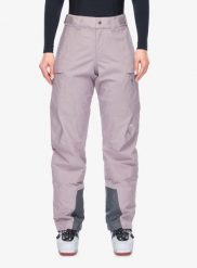 Spodnie z membraną damskie Houdini Ride Pants. Fioletowe spodnie narciarskie Houdini, m, bez wzorów, z hardshellu, narciarskie. Za 1,990.99 zł.