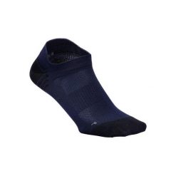 Skarpetki do chodzenia WS 500 Fresh Invisible granatowe. Niebieskie skarpety NEWFEEL, bez wzorów, z elastanu. Za 14.99 zł.