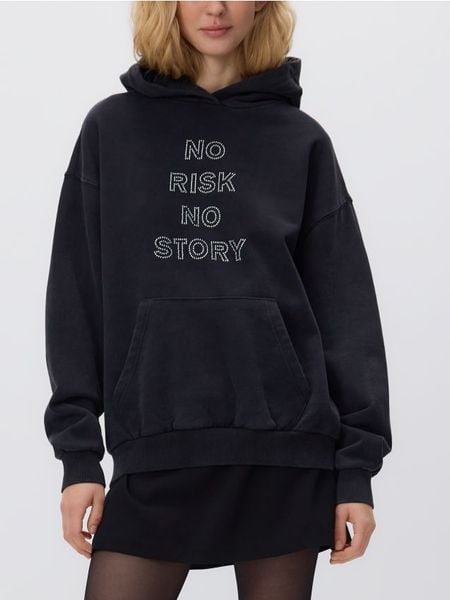 Bluza z napisami - czarny. Czarne bluzy Reserved, l, bez wzorów, z bawełny, bez kaptura. Za 159.99 zł.