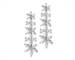 Kolczyki z białego złota z diamentami - kwiaty - 3,86 ct - próba 750. Białe kolczyki Apart, z diamentem, złote. Za 69,990.00 zł.