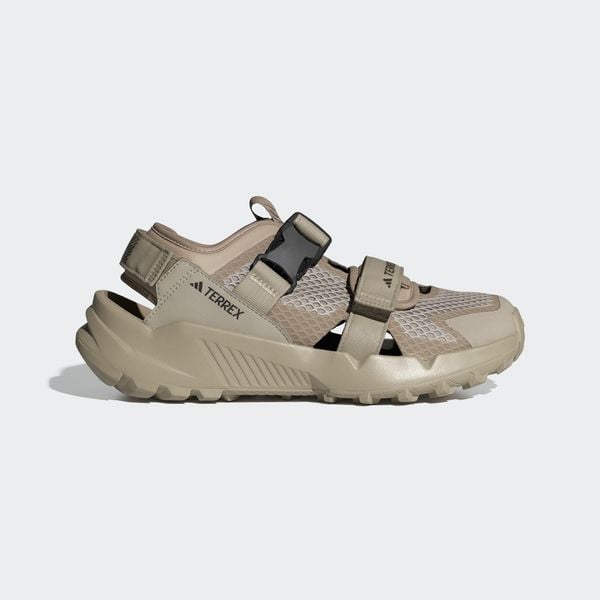 Sandały TERREX Hydroterra. Brązowe sandały Adidas, bez wzorów, z materiału, klasyczne, bez obcasa, bez zapięcia. Za 446.65 zł.