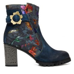 Botki Laura Vita. Czarne botki Laura Vita, bez wzorów, bez obcasa, na słupku, bez zapięcia. Za 569.99 zł.