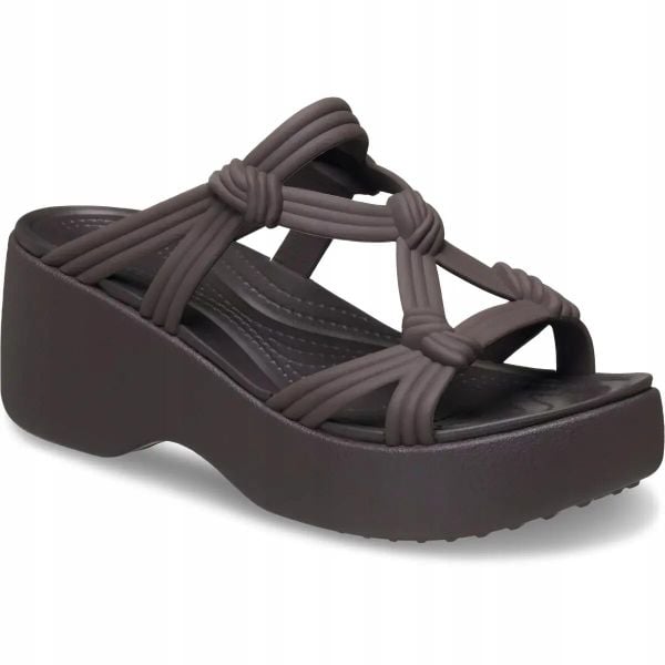 Sandały Dla Dorosłych Crocs Brooklyn Knot Sky Sandal. Brązowe sandały Crocs, bez wzorów, z materiału, eleganckie, bez obcasa, na koturnie, bez zapięcia. Za 299.99 zł.