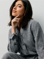 Koszula oversize z wiskozą - szary. Szare koszule Sinsay, l, bez wzorów, z wiskozy, bez kołnierzyka, bez ramiączek. Za 59.99 zł.