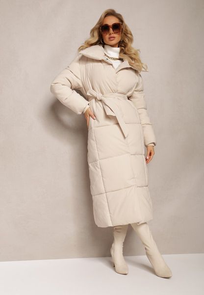 Jasnobeżowa Długa Kurtka Pikowana Płaszcz z Paskiem Adellesstta. Brązowe płaszcze Renee, l, z aplikacjami, bez kaptura. Za 249.99 zł.
