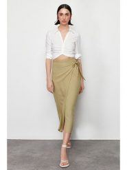 Trendyol Spódnica w kolorze oliwkowym rozmiar: 38. Zielone spódnice Trendyol, na co dzień, bez wzorów, z wiskozy, maxi, proste. Za 88.23 zł.