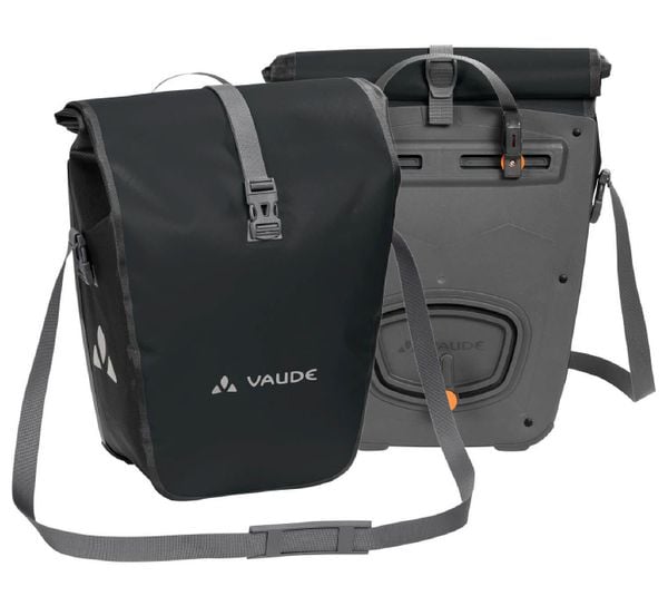 Torba rowerowa VAUDE Aqua Back. Czarne torby na ramię Vaude, bez wzorów, z materiału, biznesowe, na ramię, małe, bez dodatków. Za 606.25 zł.