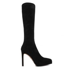 Kozaki Nine West. Czarne kozaki Nine West, bez obcasa, na szpilce, bez zapięcia. Za 359.99 zł.