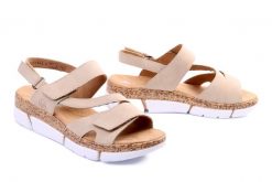 RIEKER V2366-60 beige, sandały damskie. Brązowe sandały Rieker, bez wzorów, bez obcasa, bez zapięcia. Za 299.90 zł.