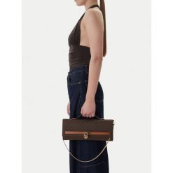 Torebka MICHAEL Michael Kors. Brązowe torebki klasyczne MICHAEL Michael Kors, bez wzorów, bez dodatków. Za 859.99 zł.