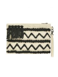 BLE Kopertówka w kolorze kremowym - 25 x 17 cm rozmiar: onesize. Brązowe kopertówki BLE, bez wzorów, z materiału, bez dodatków. Za 67.09 zł.