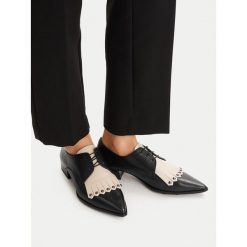 Półbuty Hispanitas. Czarne czółenka Hispanitas, bez wzorów, bez obcasa, na obcasie, bez zapięcia. Za 368.99 zł.