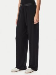 Guess Spodnie dresowe O6BB06 K5060 Czarny Regular Fit. Czarne spodnie dresowe Guess, m, z aplikacjami, z dresówki. Za 234.99 zł.
