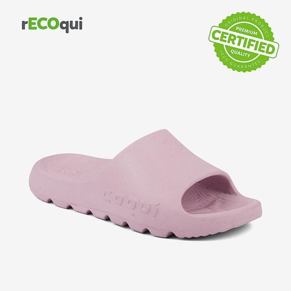 Klapki damskie Coqui Lou. Brązowe klapki Coqui, bez wzorów, z materiału, bez obcasa. Za 121.99 zł.