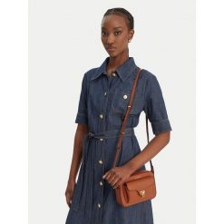 Torebka Coccinelle. Brązowe listonoszki Coccinelle, bez wzorów, bez dodatków. Za 1,049.99 zł.