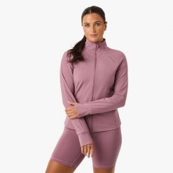 Kurtka treningowa trening damska Swedemount Move Full Zip Jacket szybkoschnąca. Fioletowe kurtki sportowe SWEDEMOUNT, bez wzorów, bez kaptura, do biegania. W wyprzedaży za 147.00 zł.