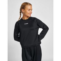 Damska krótka bluza Hummel mt Kalu. Czarne bluzy Hummel, xs, bez wzorów, bez kaptura. Za 222.00 zł.