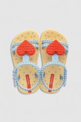 Sandały plażowe. Brązowe sandały Ipanema, bez wzorów, z materiału, biznesowe, bez obcasa, bez zapięcia. W wyprzedaży za 39.90 zł.