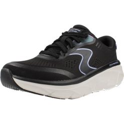 Kapcie SKECHERS DLUX WALKER 2.0 Czarny. Czarne obuwie domowe Skechers, bez wzorów, z tkaniny, bez zapięcia. Za 383.99 zł.