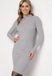 Szara Prążkowana Sukienka Dopasowana z Modalem Wiskozą i Ozdobnymi Guzikami Zeanilda. Szare sukienki Born2be, na co dzień, m, bez wzorów, z materiału, wizytowe, bez kołnierzyka, bez ramiączek, mini, dopasowane. Za 84.99 zł.