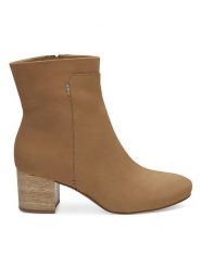 TOMS Skórzane botki w kolorze jasnobrązowym rozmiar: 41. Brązowe botki Toms, bez wzorów, bez obcasa, bez zapięcia. Za 365.42 zł.