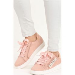 Różowe Buty Sportowe Margaric. Czerwone obuwie sportowe Born2be, ze skóry, bez zapięcia. Za 29.99 zł.