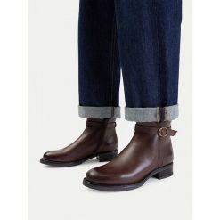 Botki Lasocki. Brązowe botki Lasocki, bez wzorów, bez obcasa, na płaskiej podeszwie, bez zapięcia. Za 259.99 zł.