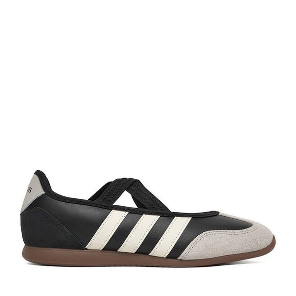 Baleriny adidas. Czarne baleriny Adidas, bez wzorów, bez obcasa. Za 279.99 zł.