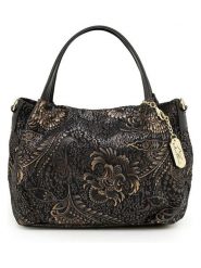Mia Tomazzi Skórzana torebka "Benedettini" w kolorze czarnym - 24 x 21 x 13 cm rozmiar: onesize. Czarne torby na ramię Mia Tomazzi, bez wzorów, z materiału, przez ramię, bez dodatków. Za 414.95 zł.