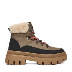 Trzewiki Beverly Hills Polo Club. Brązowe botki Beverly Hills Polo Club, bez wzorów, bez obcasa, na płaskiej podeszwie, bez zapięcia. Za 299.99 zł.