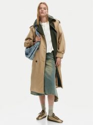 Desigual Trencz Chaq Polo 26SWEW12 Brązowy Regular Fit. Brązowe płaszcze Desigual, s, bez wzorów, z lyocellu, bez kaptura. Za 969.99 zł.