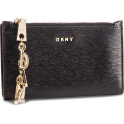 Duży Portfel Damski DKNY - R91Z3A63 Blk/Gold BGD. Czarne portfele DKNY, bez wzorów, ze skóry. W wyprzedaży za 289.00 zł.