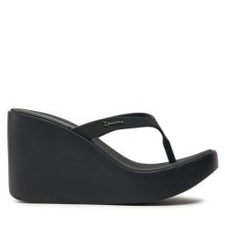 Japonki Ipanema. Czarne klapki Ipanema, bez wzorów, bez obcasa. Za 139.99 zł.