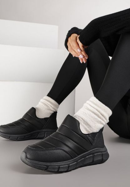 Czarne Pikowane Sneakersy Śniegowce na Grubej Tłoczonej Platformie Verta. Czarne trapery i śniegowce Born2be, z jeansu. Za 69.99 zł.