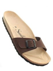 Sunbay Klapki w kolorze ciemnobrązowym rozmiar: 37. Brązowe klapki Sunbay, bez wzorów, z otwartym noskiem, bez obcasa. Za 144.95 zł.