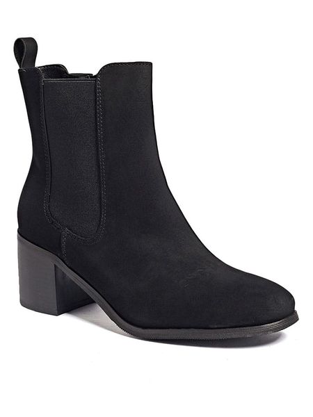 Sixth Sens Botki w kolorze czarnym rozmiar: 36. Czarne botki Sixth Sens, bez wzorów, bez obcasa, bez zapięcia. Za 196.70 zł.