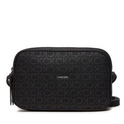 Torebka Calvin Klein. Czarne listonoszki Calvin Klein, bez wzorów, bez dodatków. Za 299.99 zł.
