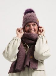 TRAVELIN' Czapka w kolorze fioletowym rozmiar: onesize. Różowe czapki Travelin', bez wzorów, ze skóry. Za 126.99 zł.