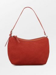 Becksöndergaard Torebka w kolorze czerwonobrązowym - 22 x 18 x 10 cm rozmiar: onesize. Brązowe torby na ramię Becksöndergaard, bez wzorów, z materiału, na ramię, bez dodatków. Za 304.99 zł.