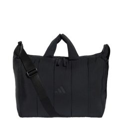 Torba Winterized typu tote. Czerwone torby na ramię Adidas, bez wzorów, z materiału, biznesowe, na ramię, pikowane, bez dodatków. Za 199.00 zł.