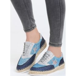 Niebieskie Espadryle Lukrec. Niebieskie espadryle Born2be, bez wzorów, z denimu, bez obcasa, na płaskiej podeszwie, bez zapięcia. Za 29.99 zł.