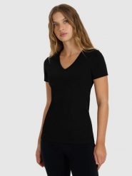 4F T-shirt slim gładki damski - czarny M. Czarne t-shirty 4f, m, bez wzorów, z bawełny, bez kołnierzyka, bez ramiączek. Za 59.99 zł.