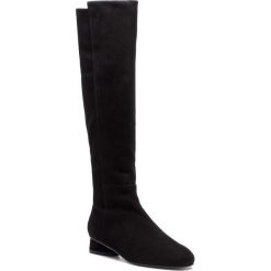 Kozaki STUART WEITZMAN - Eloise 30 YL96226 Black Suede. Czarne kozaki Stuart Weitzman, z materiału, bez obcasa, na obcasie, bez zapięcia. W wyprzedaży za 1,649.00 zł.