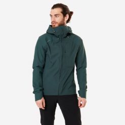 Kurtka przeciwdeszczowa rowerowa MTB Rockrider Comfort 900. Kurtki sportowe ROCKRIDER, l, bez wzorów, z materiału, bez kaptura, rowerowe. Za 339.99 zł.