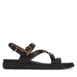 Sandały Tamaris. Czarne sandały Tamaris, bez wzorów, bez obcasa, na płaskiej podeszwie, bez zapięcia. Za 299.99 zł.