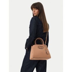 Torebka Guess. Brązowe torebki klasyczne Guess, z aplikacjami, bez dodatków. Za 634.99 zł.