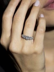 ATELIER DU DIAMANT Złoty pierścionek "Gabriela" z diamentami rozmiar: 52. Szare pierścionki ATELIER DU DIAMANT, z diamentem, złote. Za 6,916.99 zł.