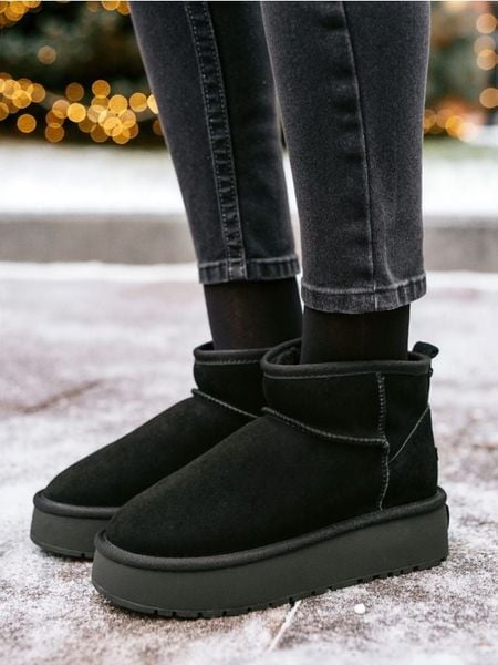 Śniegowce ze skóry naturalnej z ociepleniem z wełną - czarny. Czarne trapery i śniegowce Sinsay, ze skóry. Za 109.99 zł.