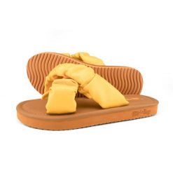 Klapki plażowe damskie Flip Flop Fauna Cross. Żółte klapki Flip Flop, bez wzorów, bez obcasa. Za 123.05 zł.