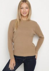 Ciemnobeżowy Sweter z Wełną w Klasycznym Stylu Firrive. Brązowe swetry Born2be, bez wzorów, z jeansu, bez ramiączek. Za 49.99 zł.